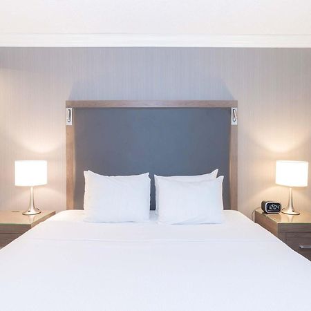 Sandman Signature Lethbridge Lodge Экстерьер фото