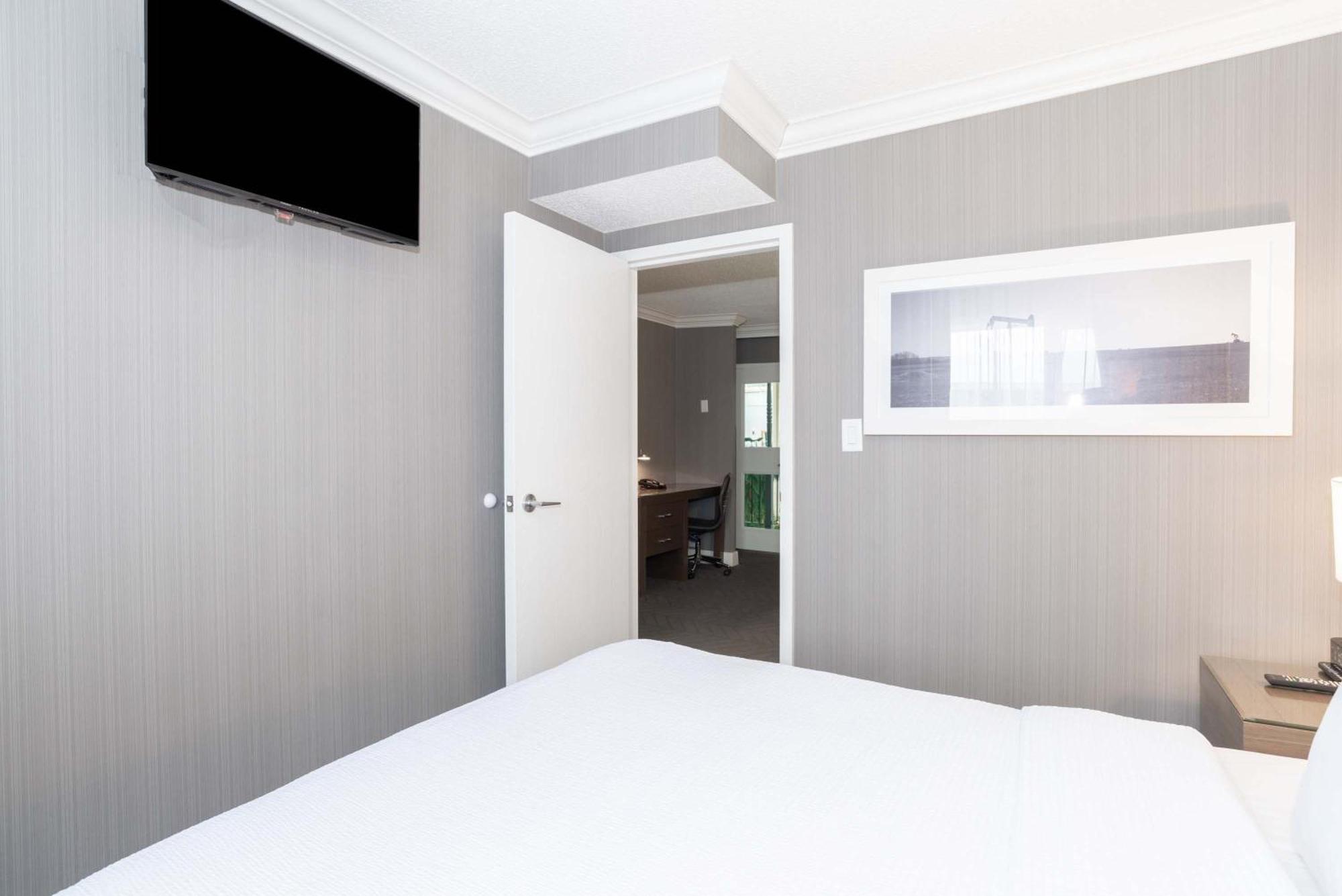 Sandman Signature Lethbridge Lodge Экстерьер фото