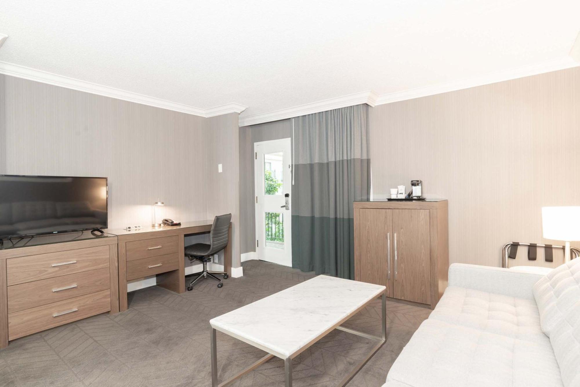 Sandman Signature Lethbridge Lodge Экстерьер фото