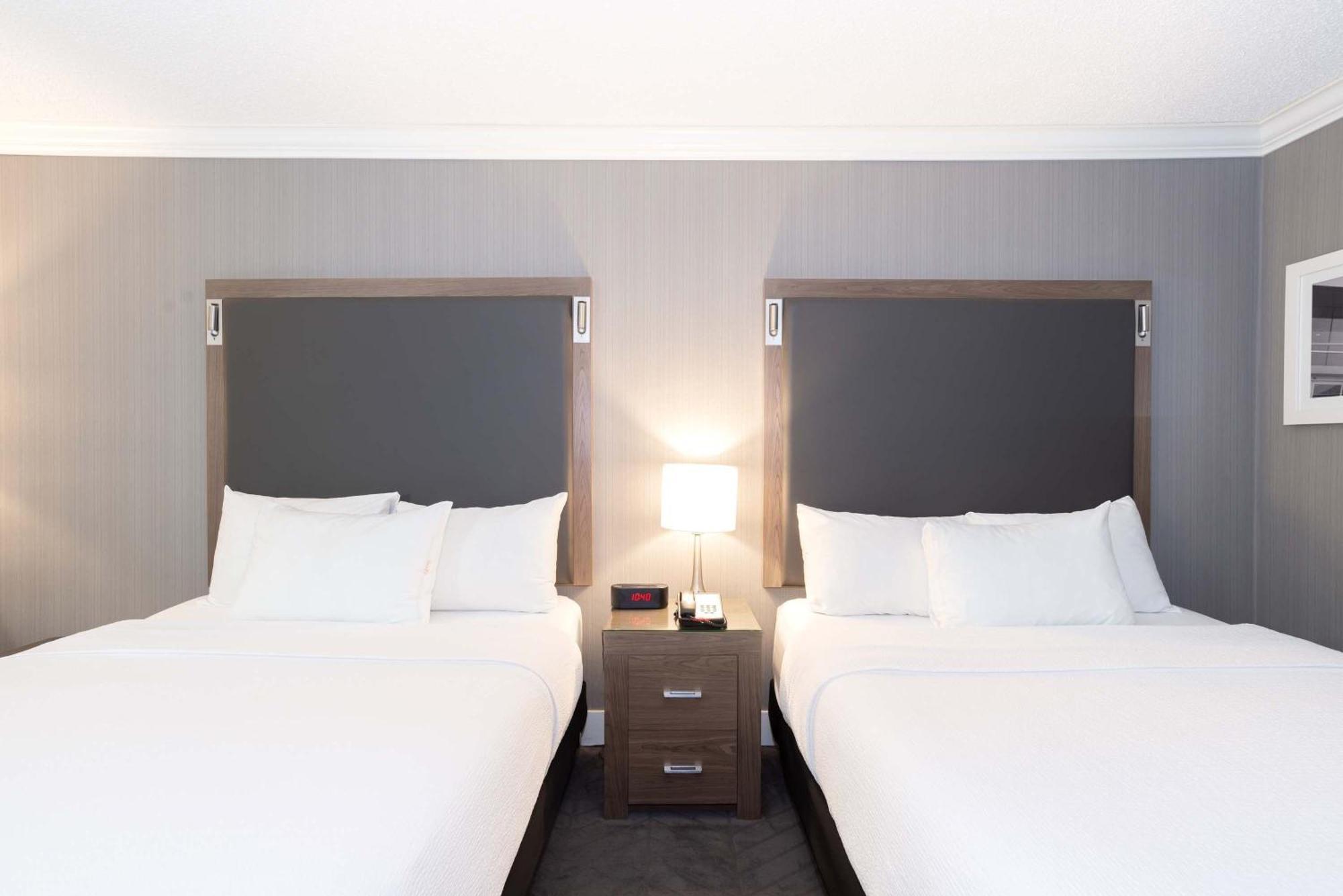 Sandman Signature Lethbridge Lodge Экстерьер фото