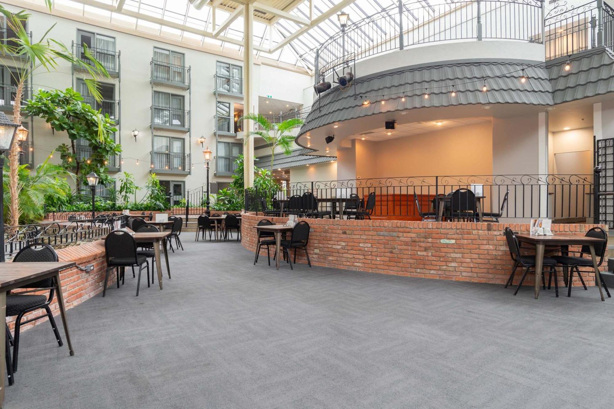 Sandman Signature Lethbridge Lodge Экстерьер фото
