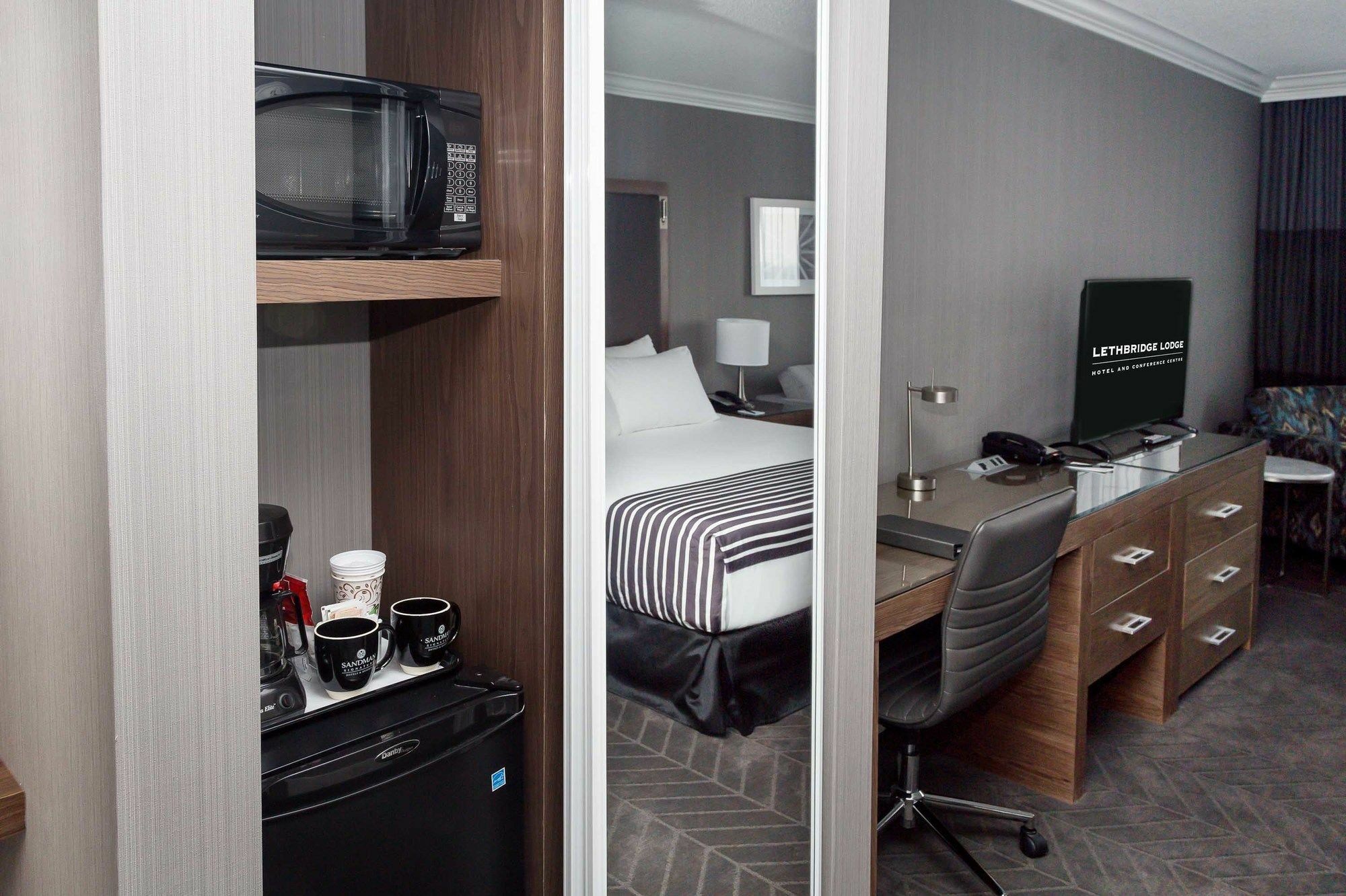 Sandman Signature Lethbridge Lodge Экстерьер фото